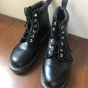 Perfect condition Doc Martin Black sz 8 womens